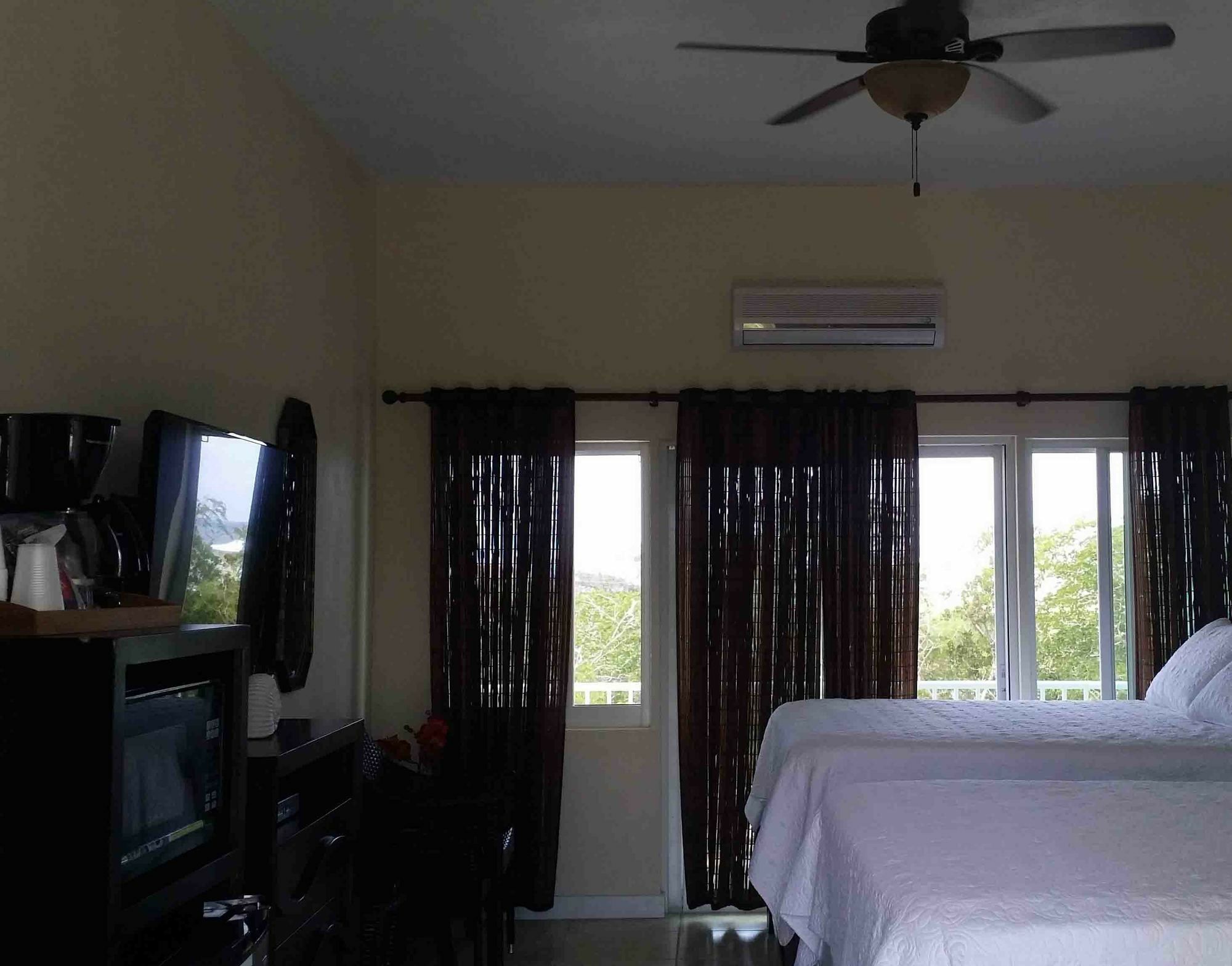 Harbor Breeze Villas Clarence Town ภายนอก รูปภาพ